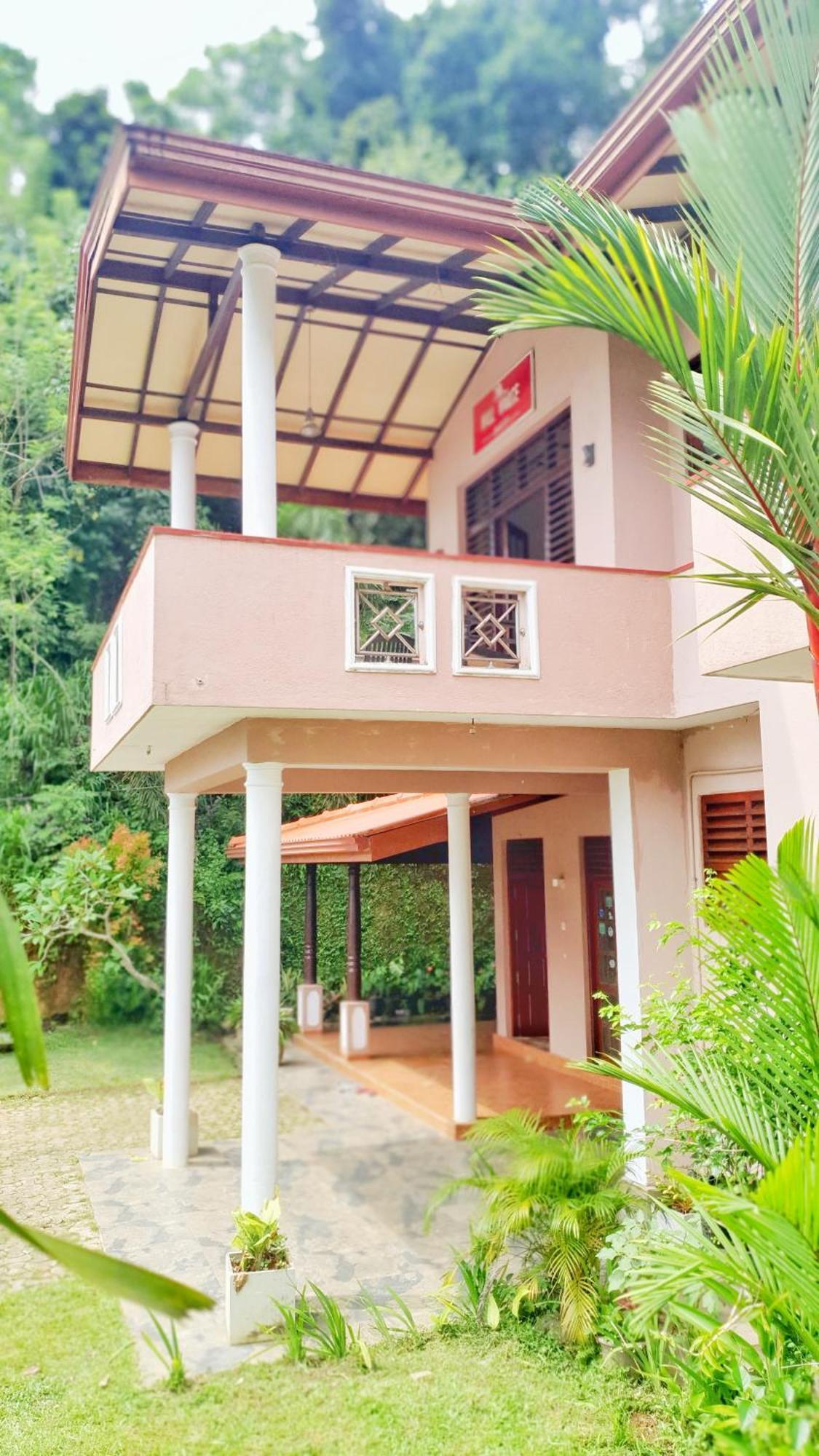 Hill House Guest Hotel Mirissa Exterior photo