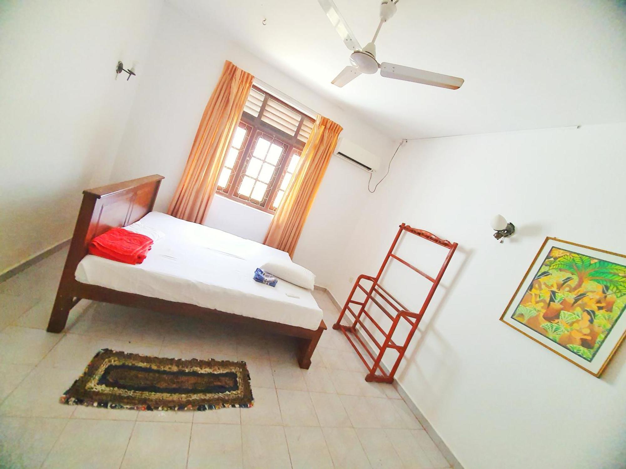 Hill House Guest Hotel Mirissa Exterior photo