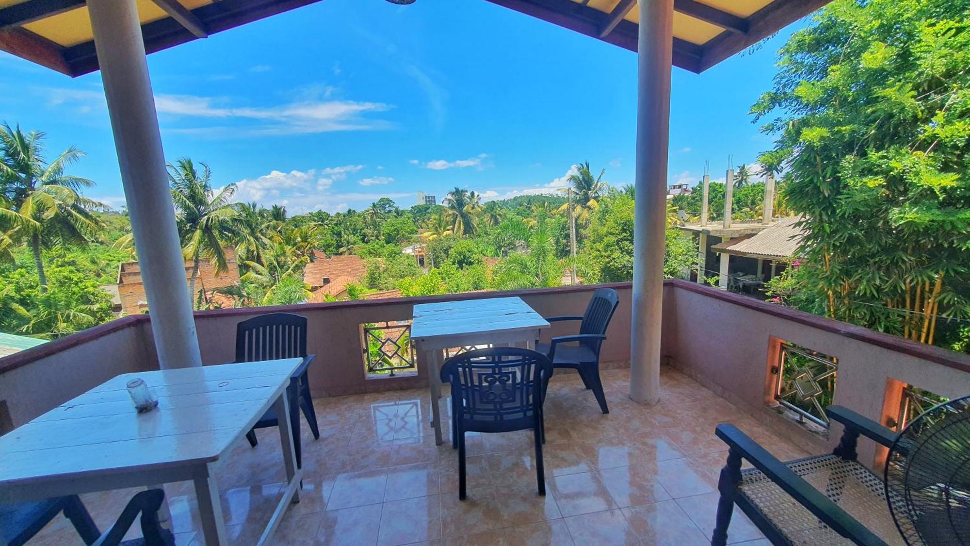 Hill House Guest Hotel Mirissa Exterior photo
