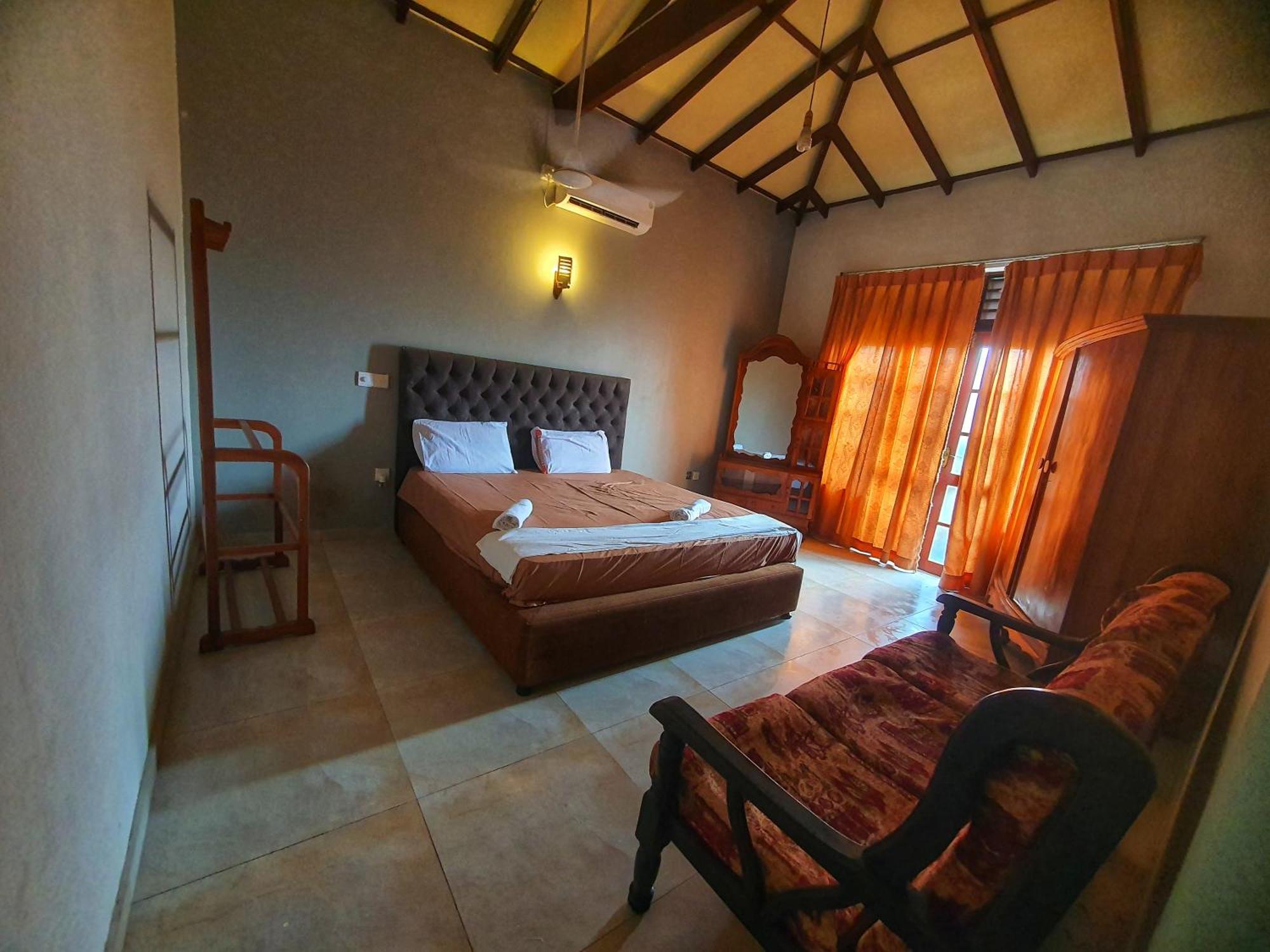 Hill House Guest Hotel Mirissa Exterior photo