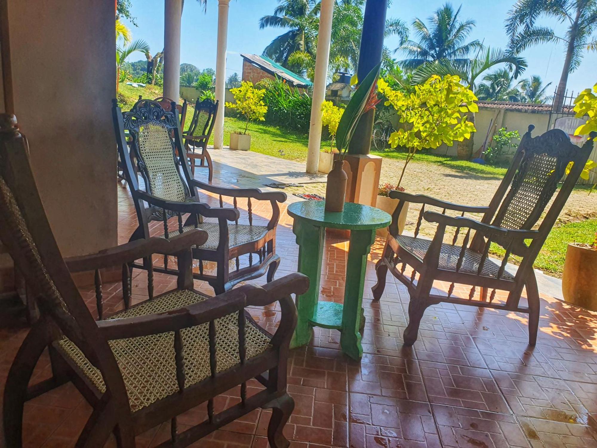 Hill House Guest Hotel Mirissa Exterior photo